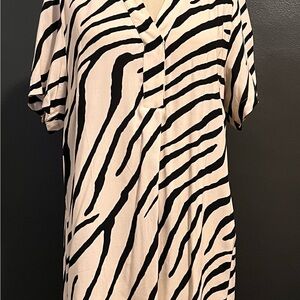 H&M Black and Cream Zebra Print Tunic Size M